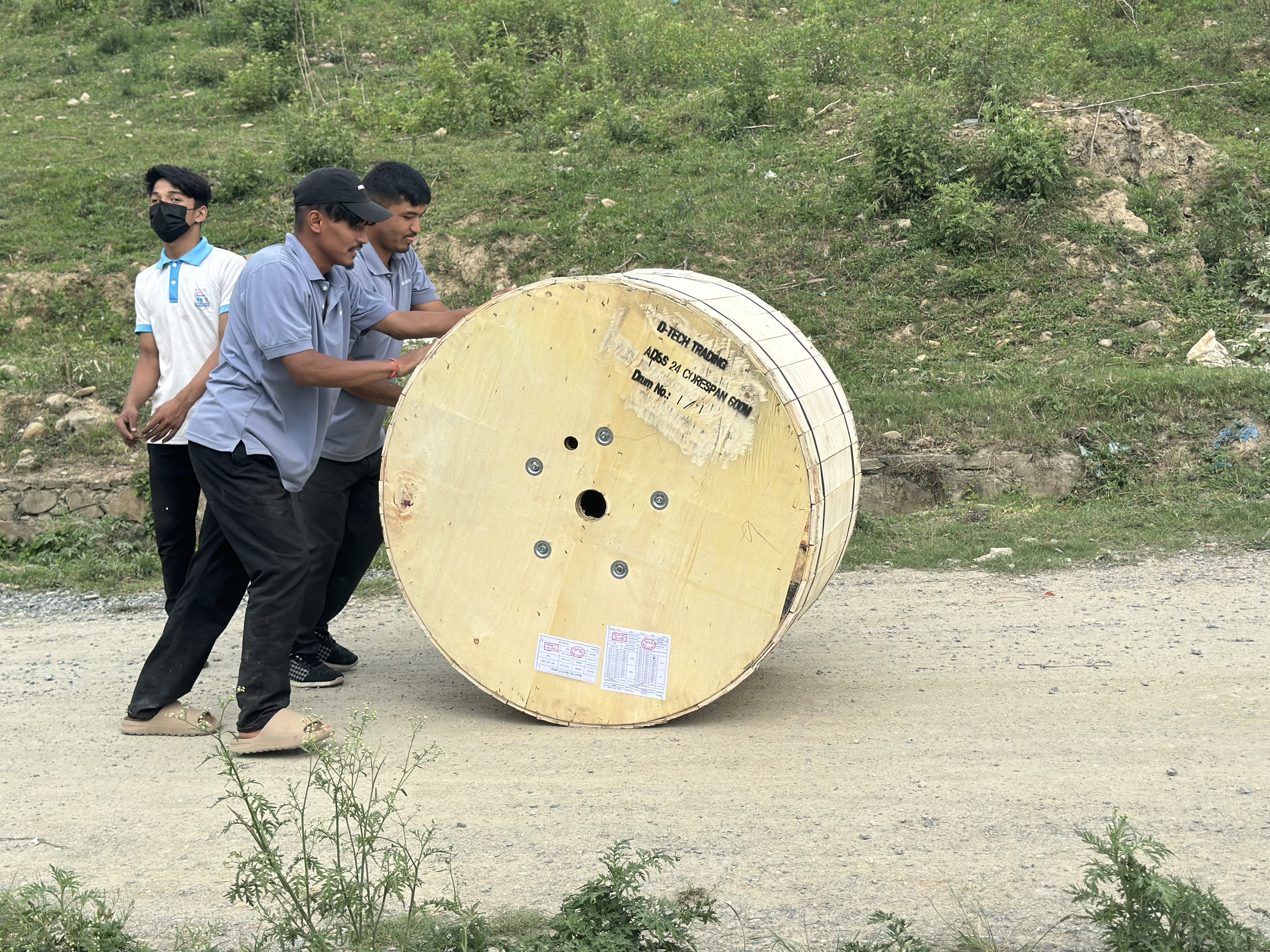 ADSS Fiber Cable for Long-Distance Projects